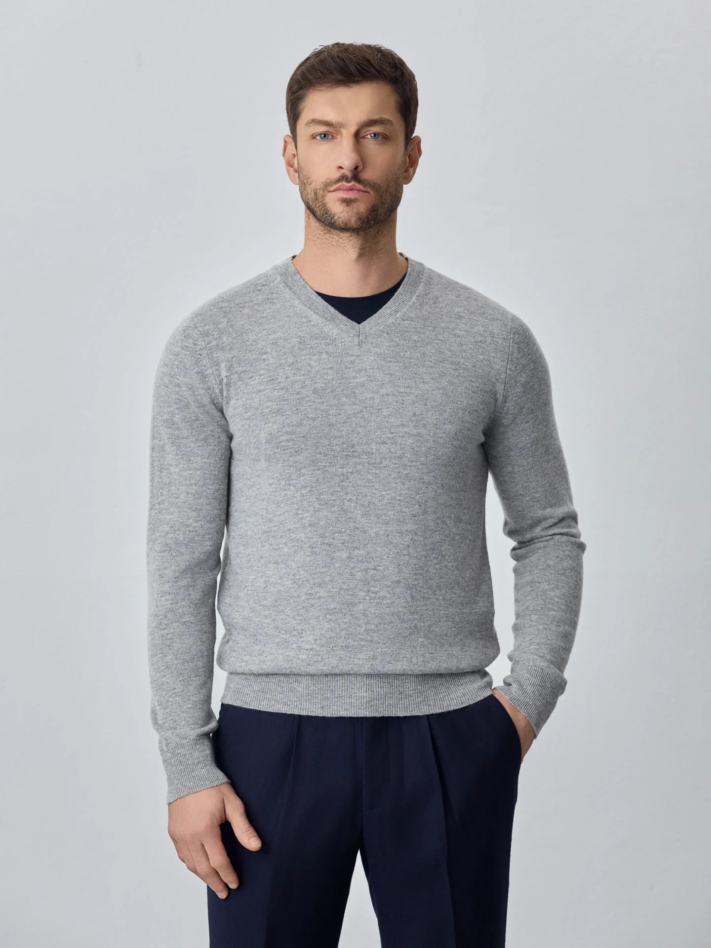 Machine Washable V-Neck Sweater With Long Sleeves In Lambswool Blend - Image 10