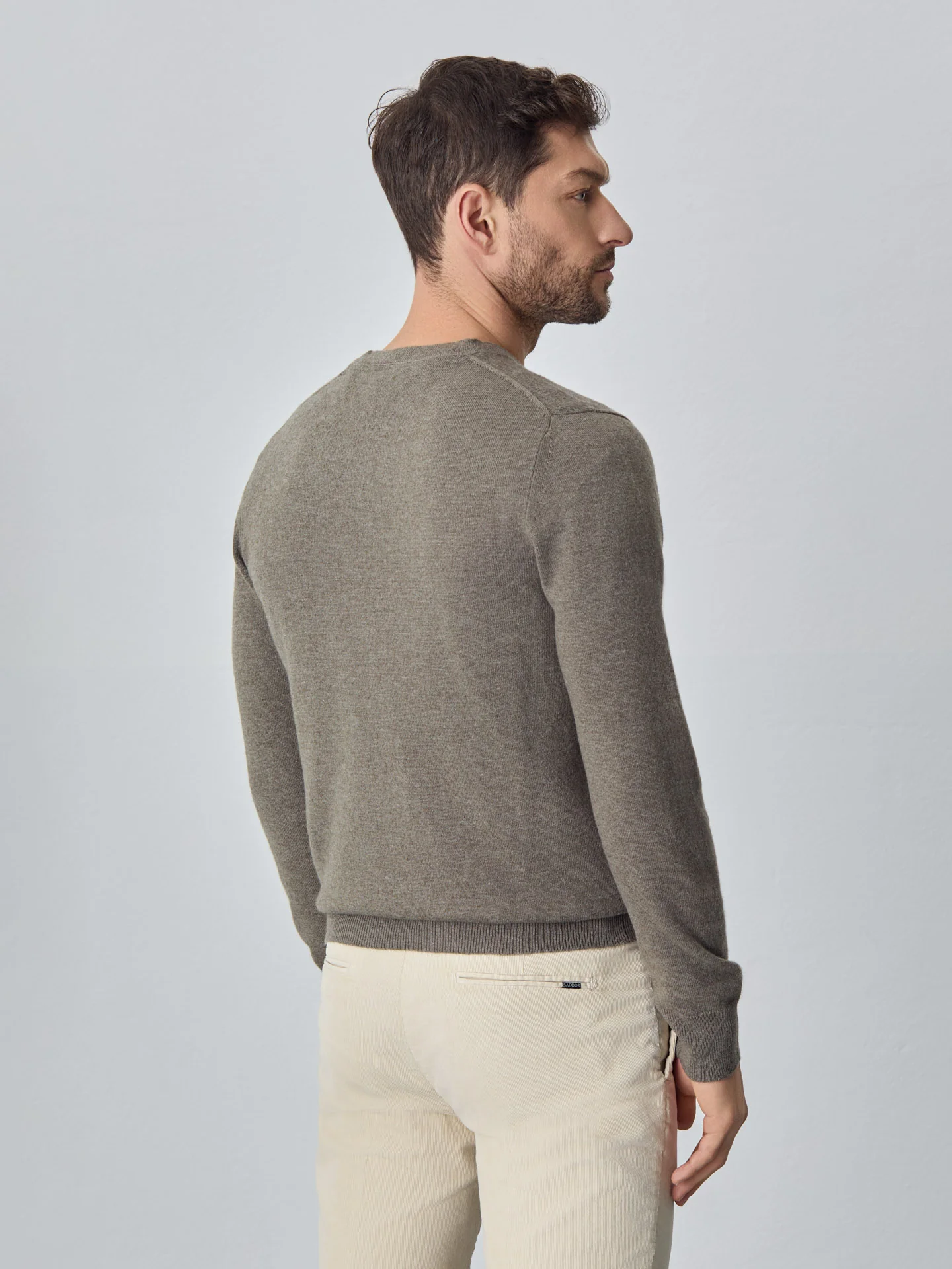 Machine Washable V-Neck Sweater With Long Sleeves In Lambswool Blend - Image 9